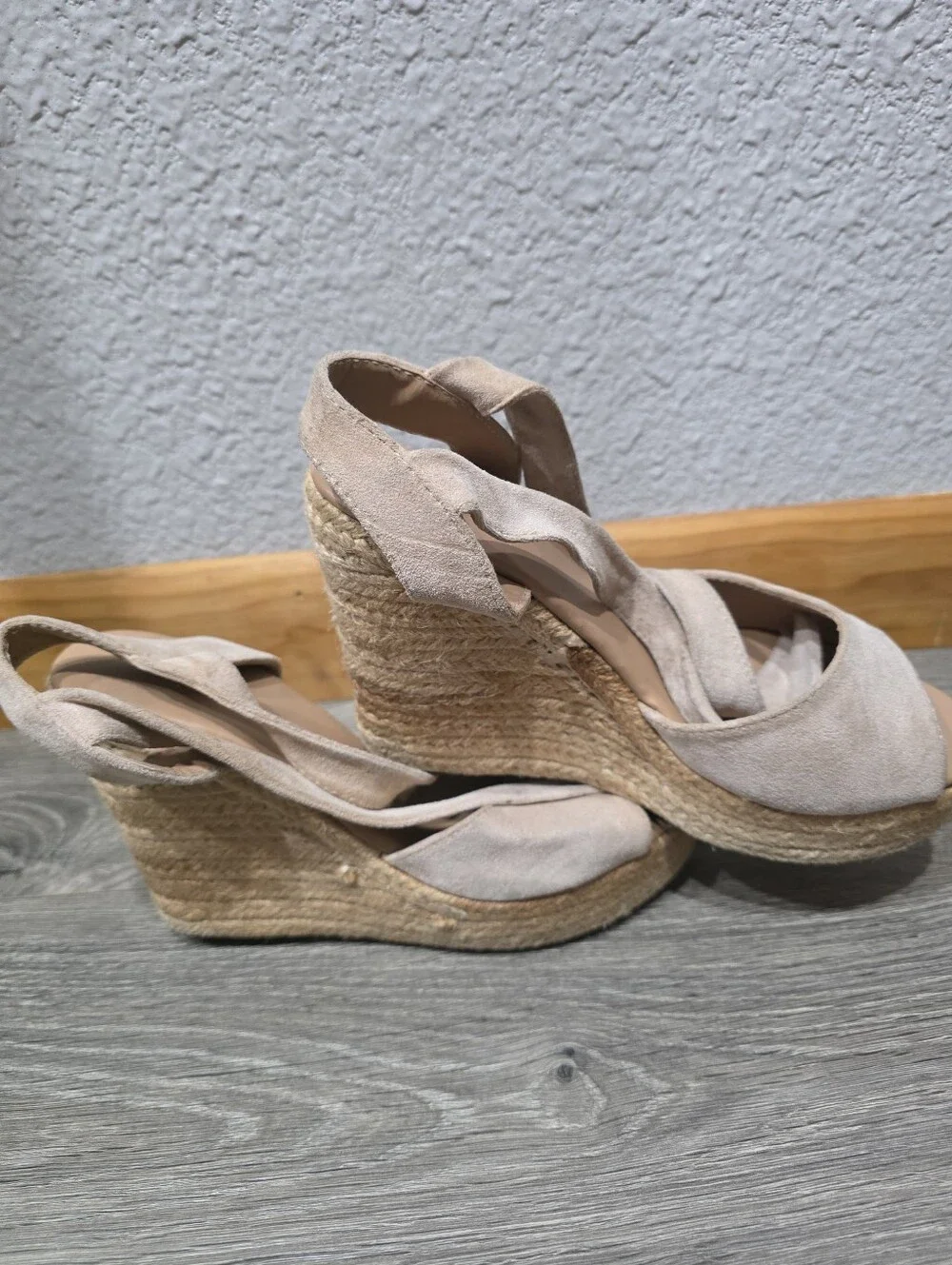 Women’s Open-Toe Espadrille Wedge Sandals in Light Beige With Tie Strap